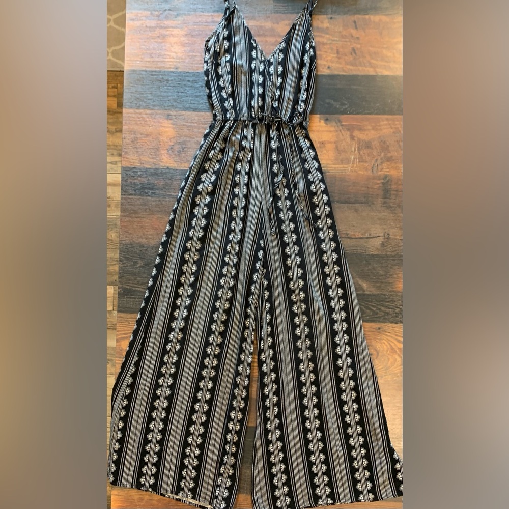 Band of Gypsies - Floral black and white jumpsuit